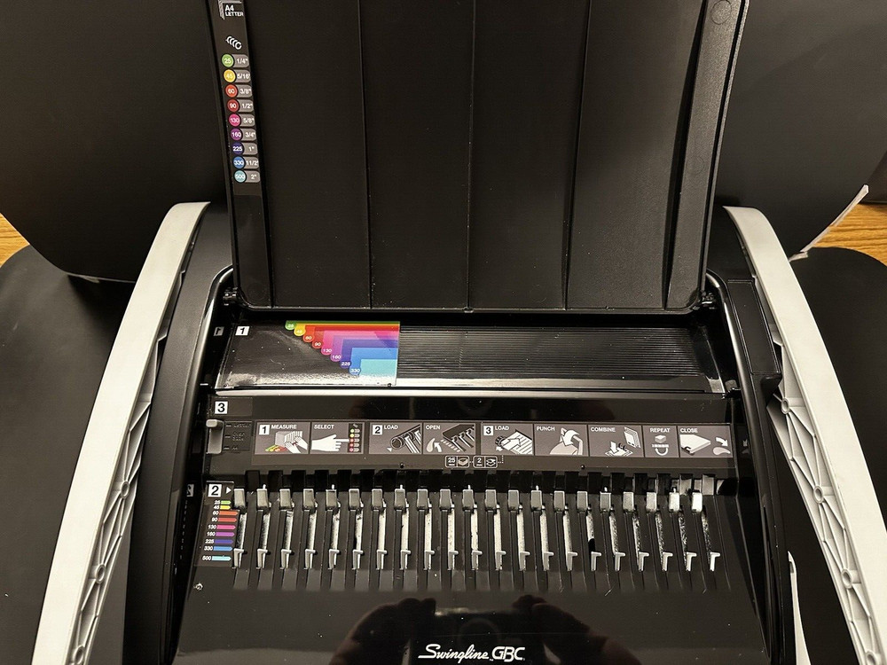 Swingline GBC CombBind C340, Precision Punch Manual Binding Machine
