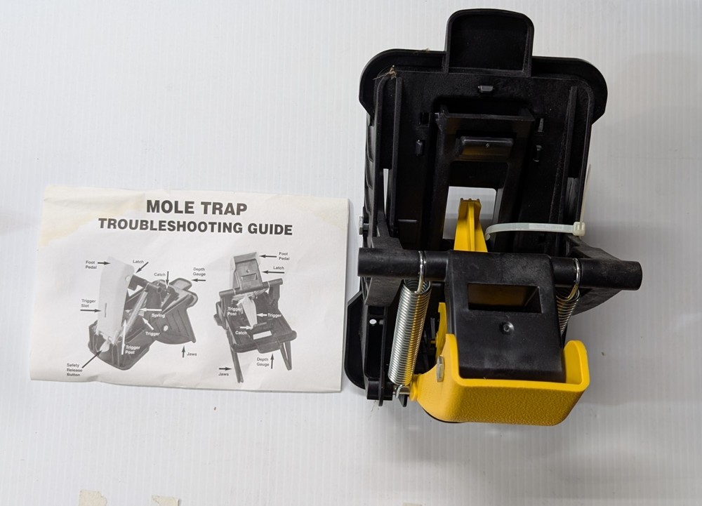 TOMCAT Mole Trap - 1 Pack. New.