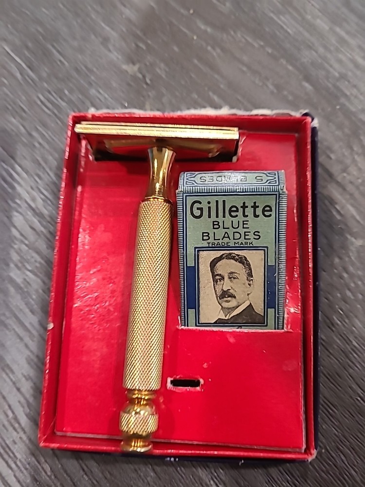 GILLETTE GOLD TONE BALL HANDLE TECH RAZOR -1940's REF: 9237T