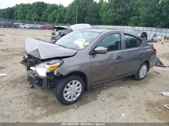 VERSA 2017 Glove Box 4330663
