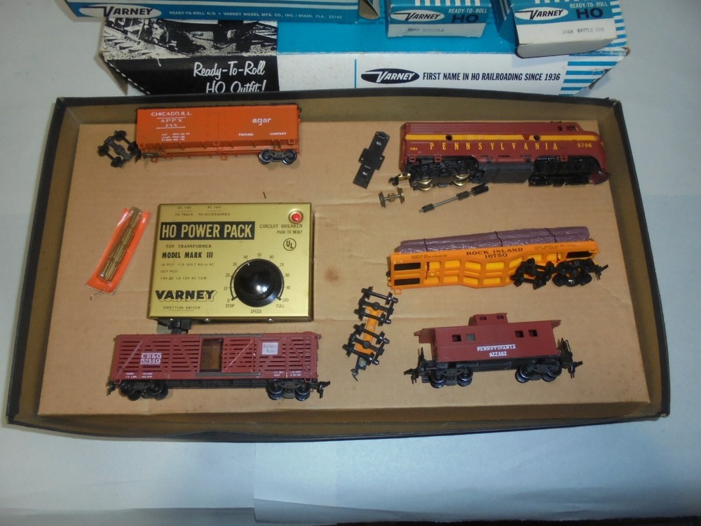 VARNEY VINTAGE HO TRAIN SET WITH ORIGINAL BOX