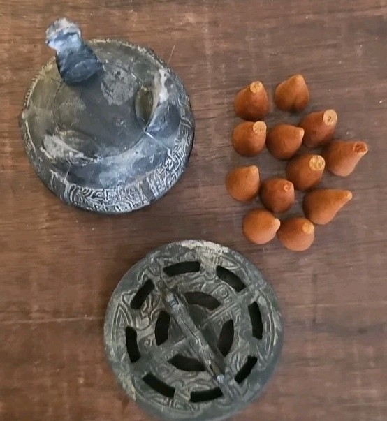 2" Tall Chinese Incense Burner
