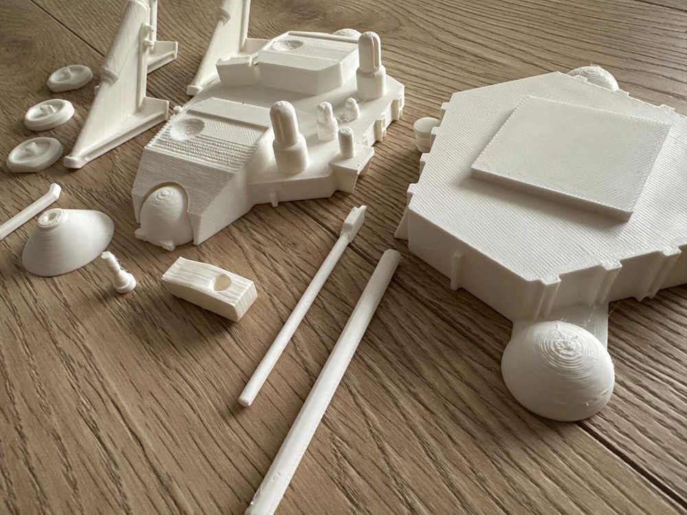 3d printed Nasa Viking lander 1:4