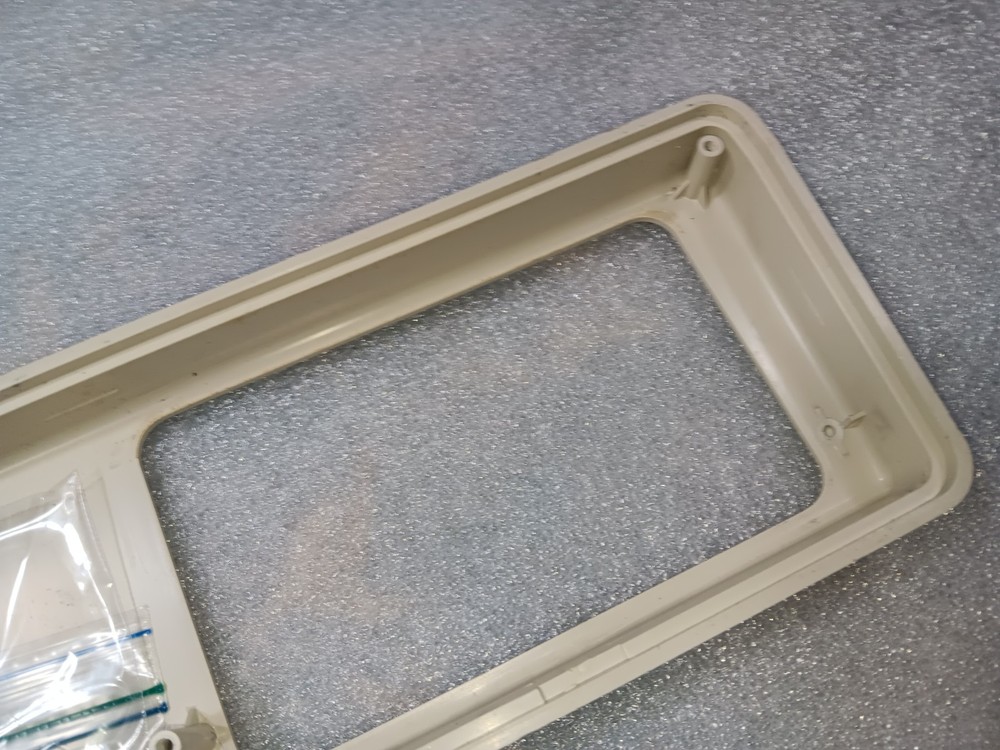 TANDY TRS-80 MODEL 2000 EXACT BROKEN POST/LABEL -EMPTY FRONT PANEL-CLEAN-SEE ALL