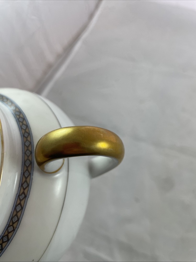 Noritake Glenedon Sugar Bowl with Lid