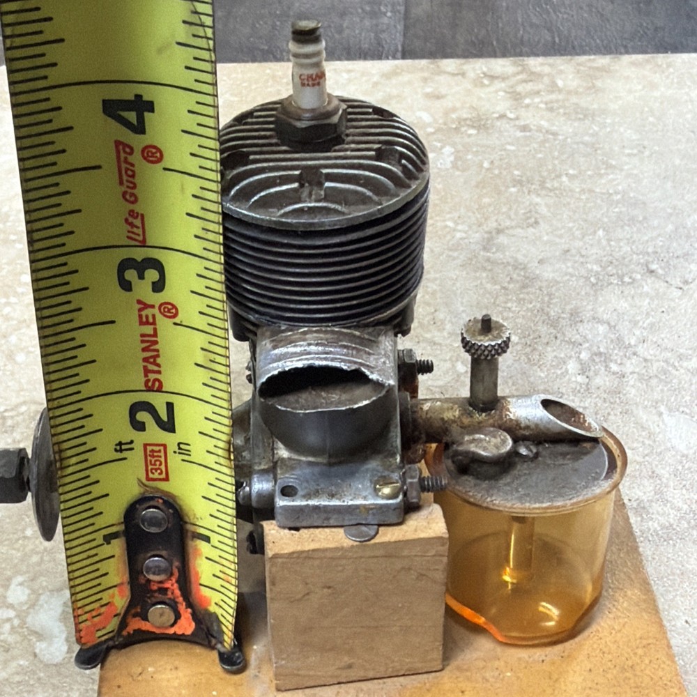 1942 FORESTER 19 (2 STROKE) GLOW MODEL AIRPLANE ENGINE
