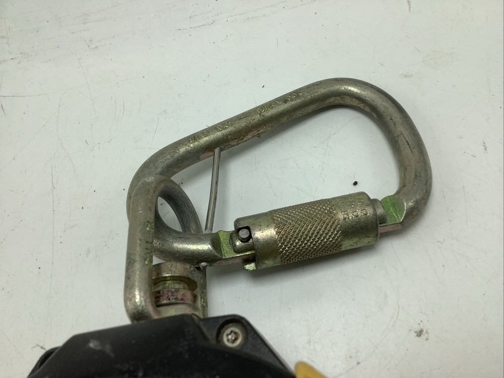 Msa Workman Pfl Retractable Lanyard 10ft Pre-owned