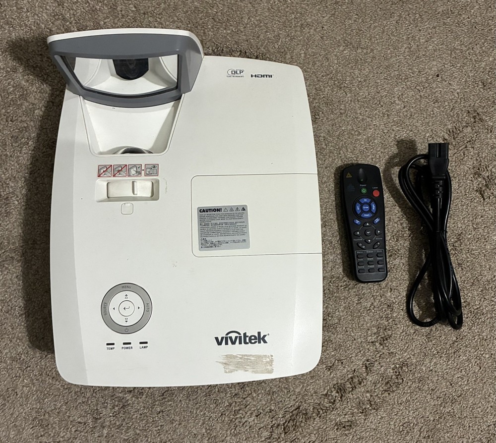Vivitek UST Projector