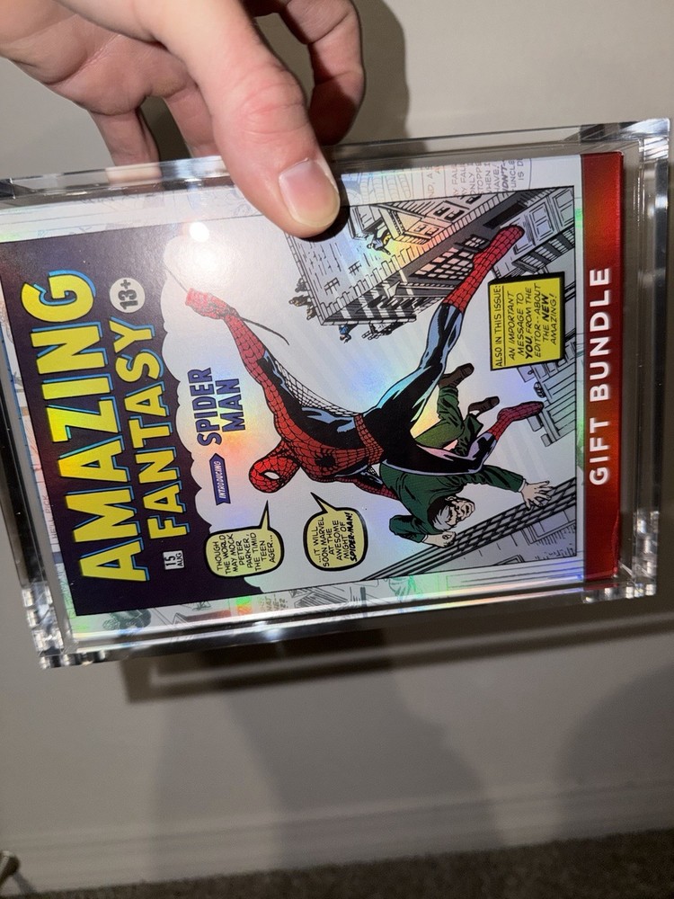 Magic MTG Spider-Man Spiderman Gift Bundle Luxurious Acrylic Protection Case