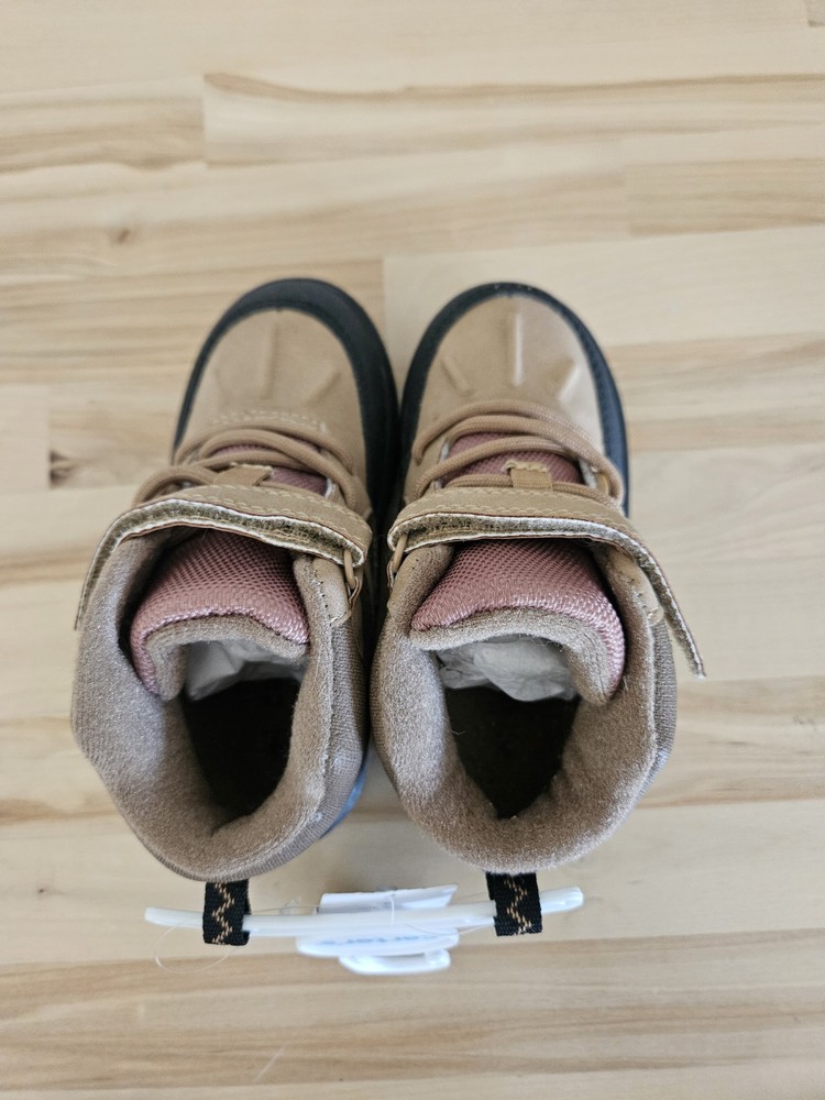 Carter's Boys Boots Size 9