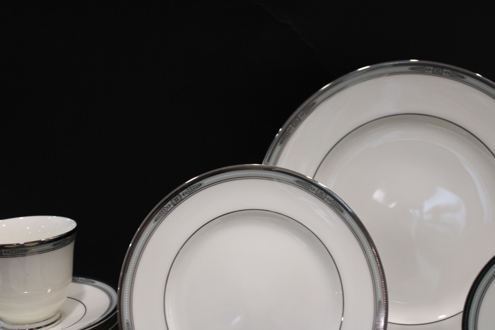 Noritake Fullerton 4 - 5 Pieces Setting 20 Pieces