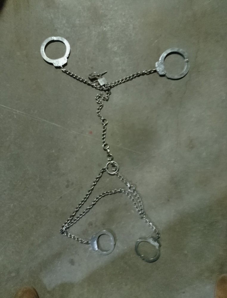 oversized peerless transport handcuffs model 705