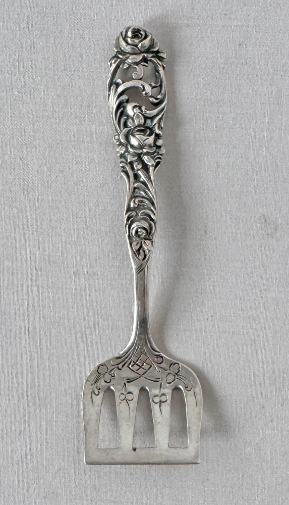 Small 800 Silver Sardine Server;Y386