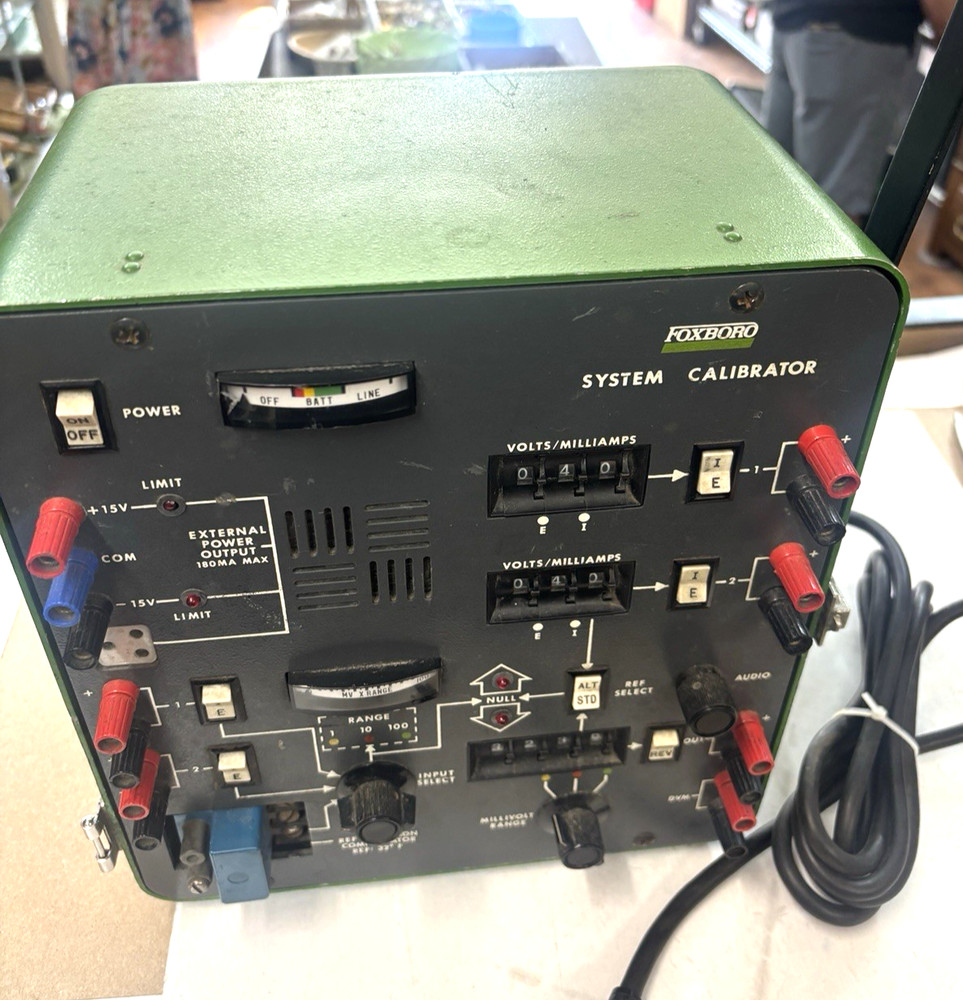 FOXBORO 2AT-CAL SPEC 200 SYSTEM CALIBRATOR