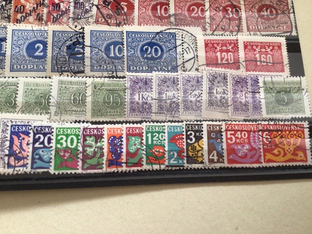 Czechoslovakia mounted mint or used stamps Ref A8550