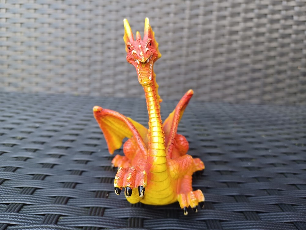 ELC Power Dragon pull back wheels Britains Deetail Dungeons & Dragons