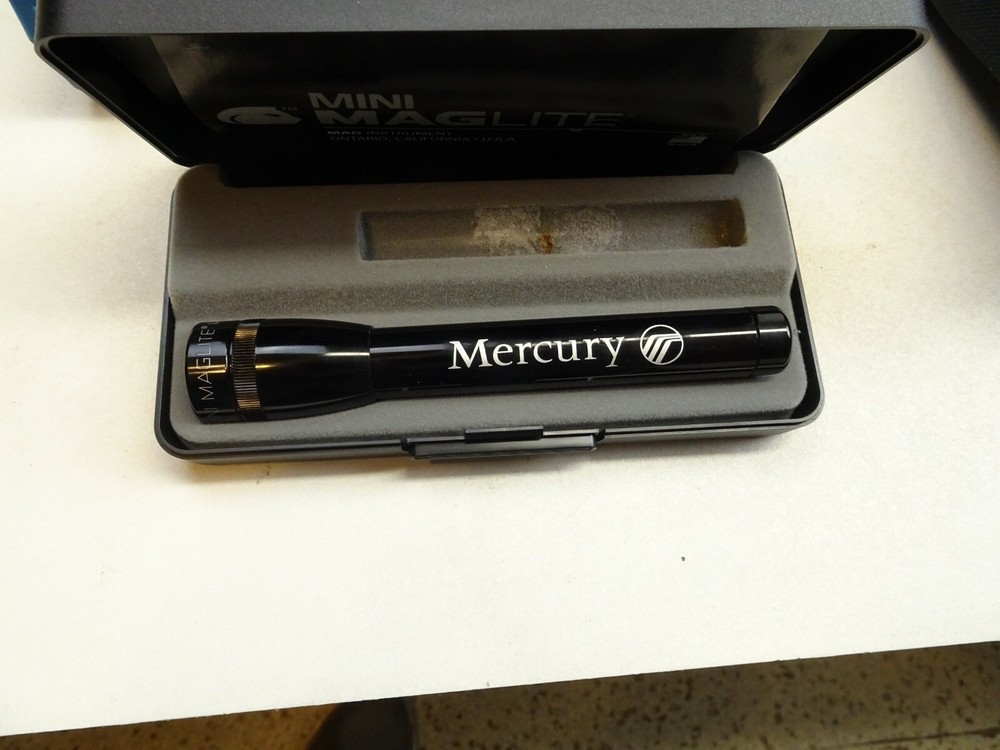 Mercury 2000 Sable First Aid Kit Emergency Flashlight Black Canvas Case Maglite