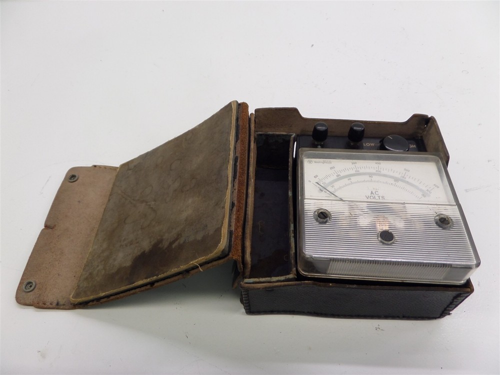 Westinghouse Type PA-141 AC Voltmeter with Case