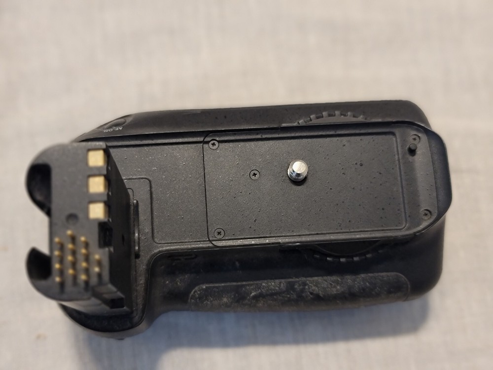 Nikon ND80S Multi Control Battery Pack Grip for D80 DSLR Camera READ!!!