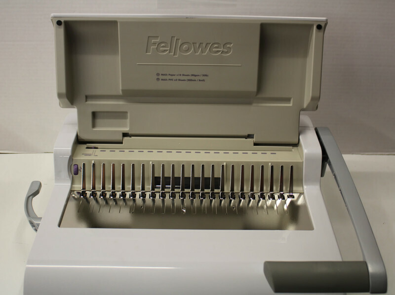 Fellowes CRC50068 - Pulsar+ 300 COMB BINDING Machine w/Starter Pack