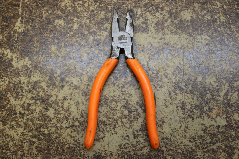 MAC tools lineman pliers p301832O
