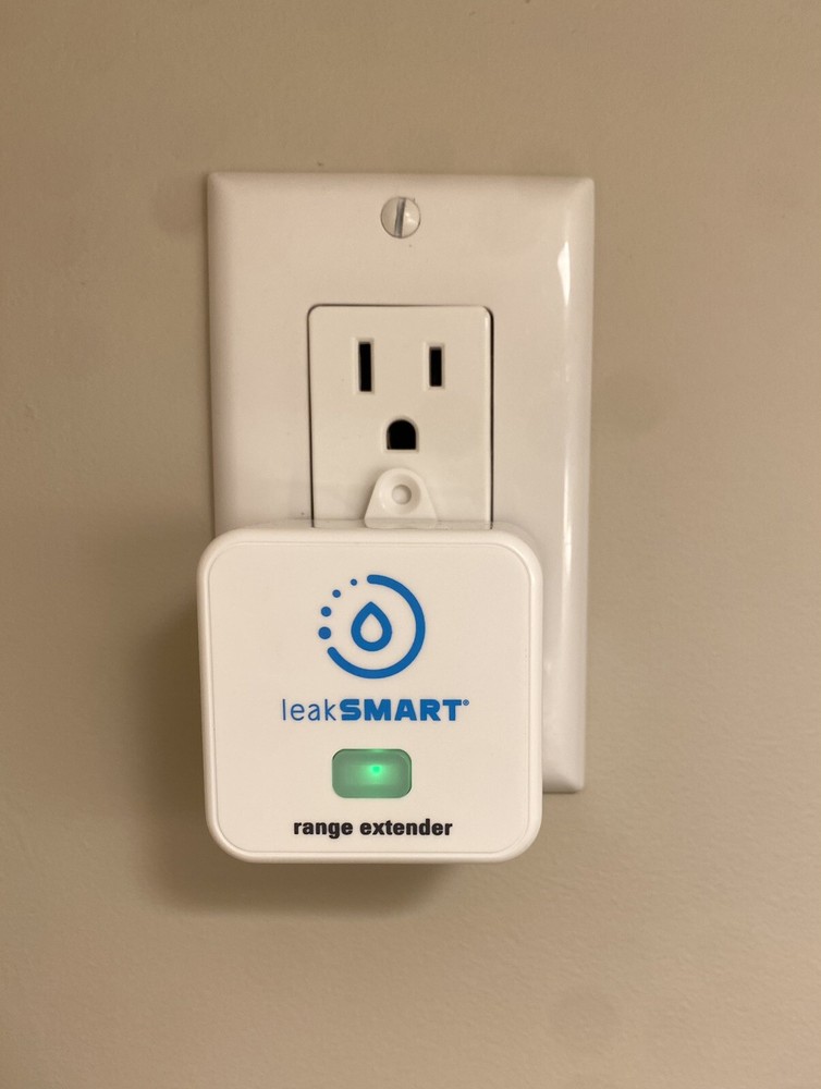 LeakSmart Zigbee Range Extender 1