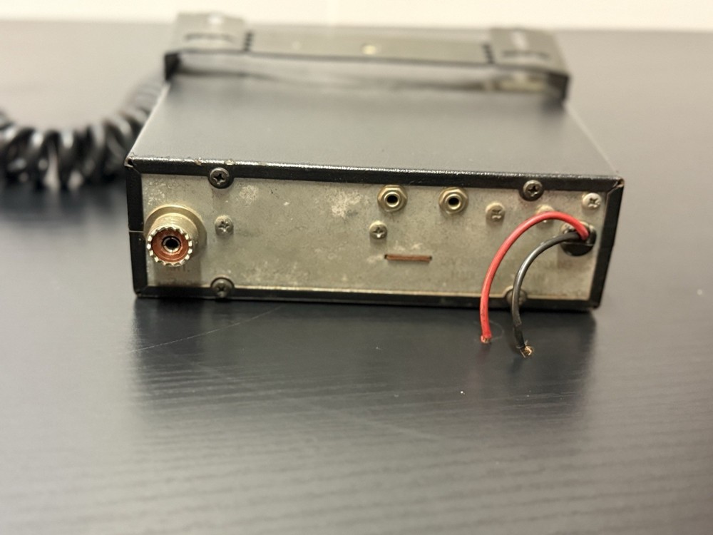 Roberts Electronics CB Radio Model RCB-10 CB