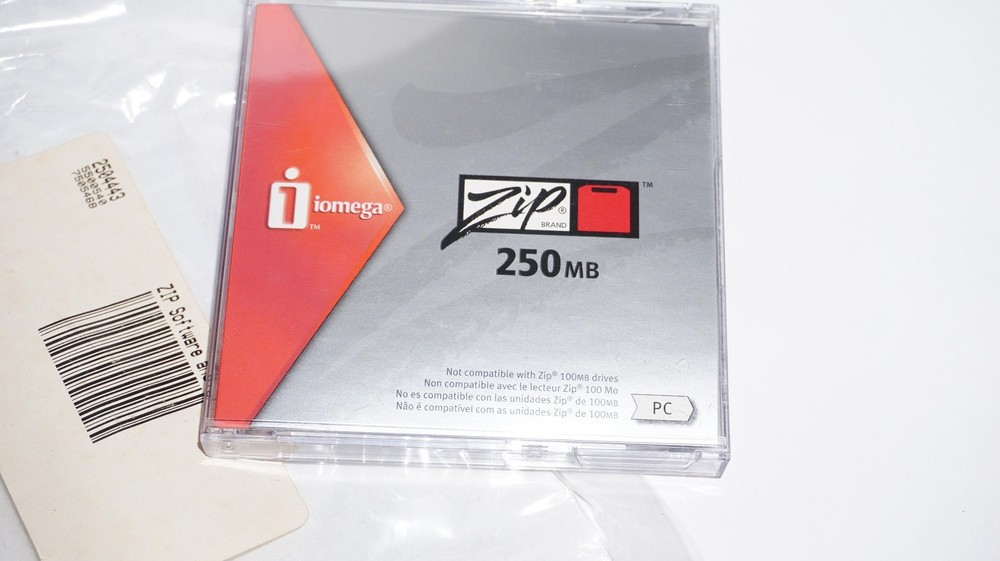 -=NEW=-=SEALED=-IOMEGAWARE 1.1.3 SOFTWARE+SEALED ZIP100 DISK+OPENED ZIP 250 DISK
