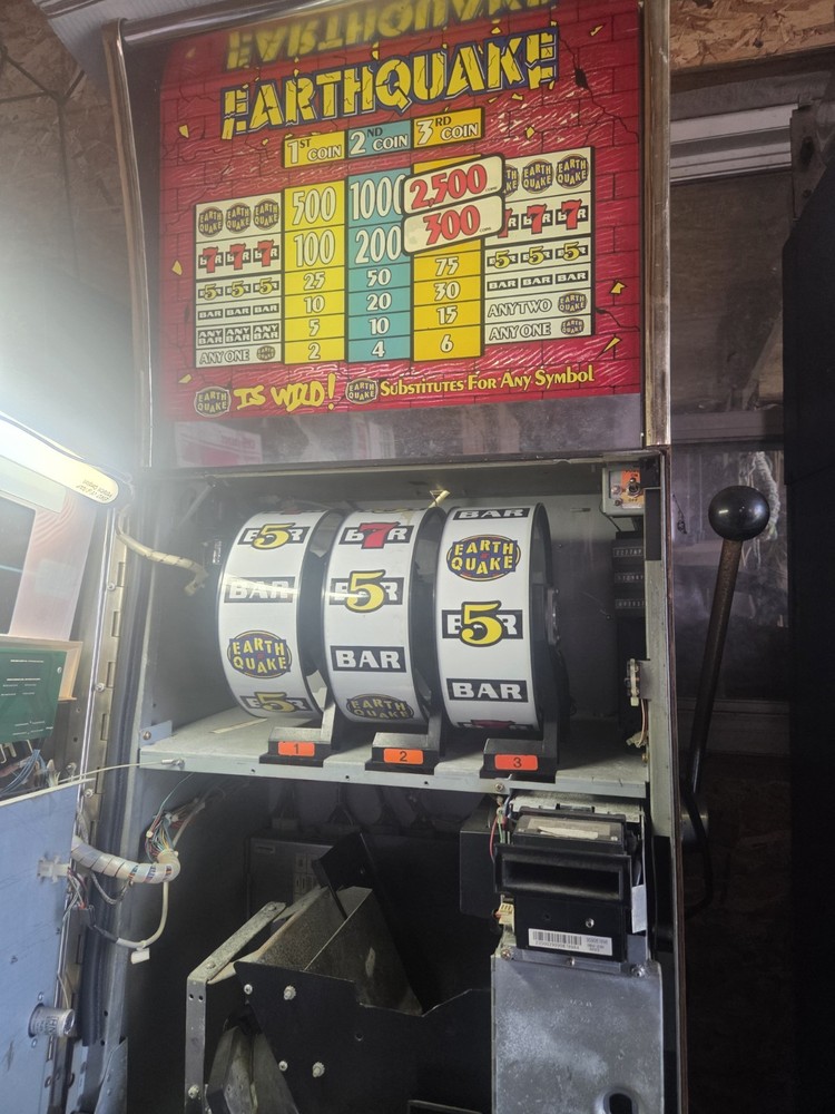 IGT EARTH QUAKE SLOT MACHINE