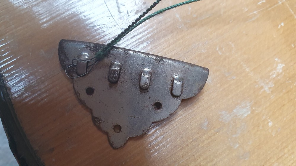 old mandolin, needs repair