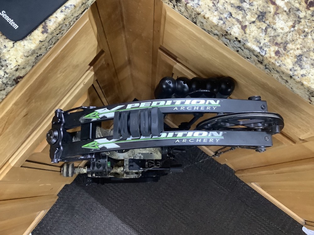 Xpedition MX-16 Camo Right Handed Compound Bow