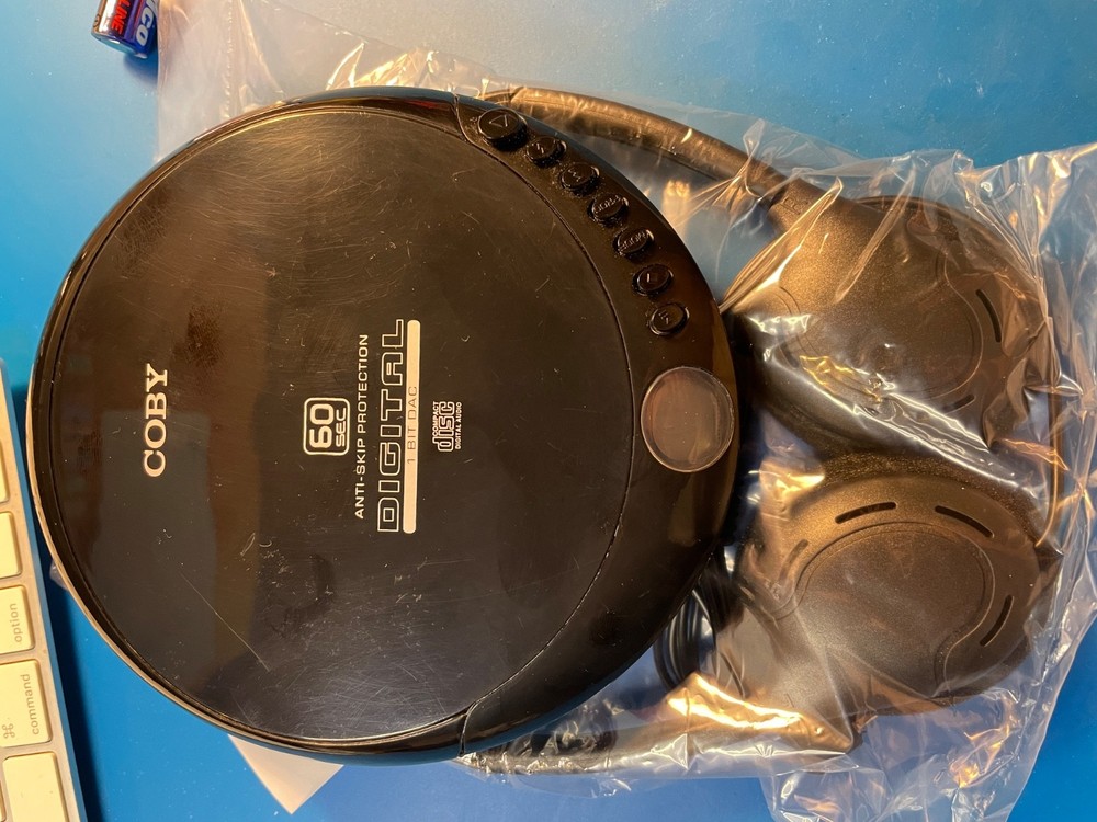 COBY Portable CD Player CD-191-BLACK - TESTED & WORKING With Headphones