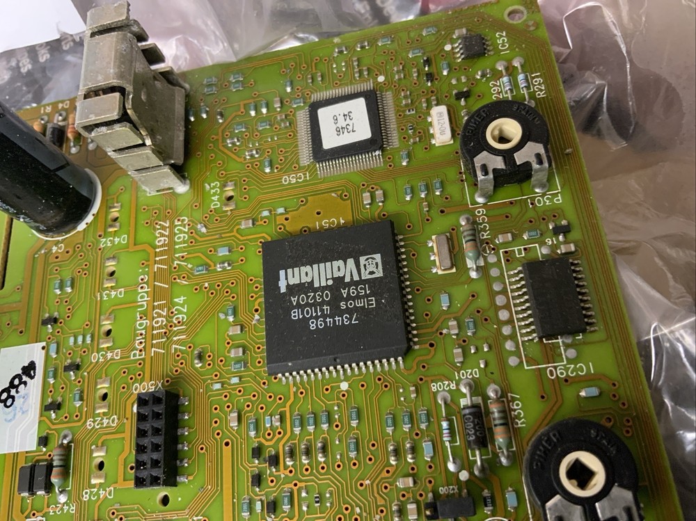 Vaillant TURBOmax THERMOcompact AQUAplus 824 828 PCB 0020034604 130806 130805