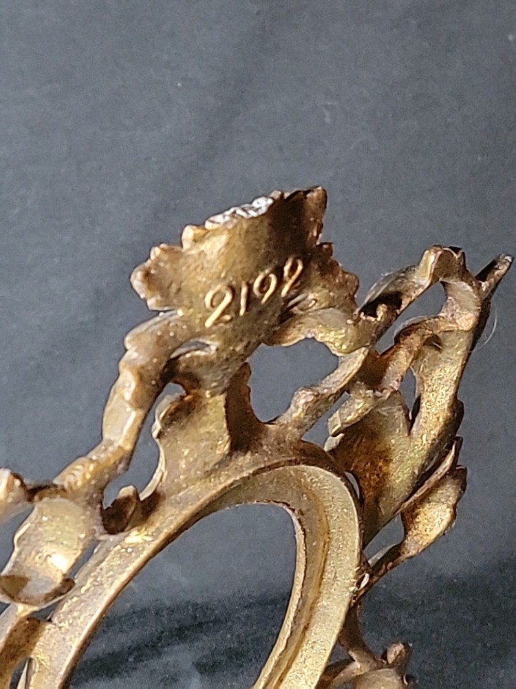 Victorian Mirror / Picture Frame ~ Gilded bronze ~ foliage ~ READ DESCRIPTION