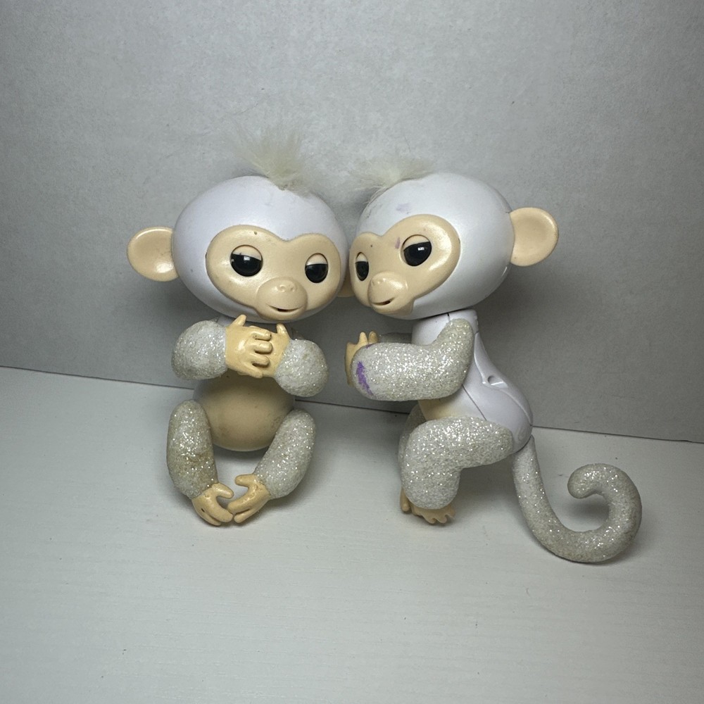Fingerlings - Interactive Glitter Monkey - White | Not Tested