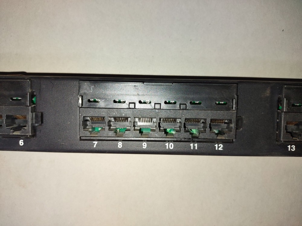 AMP NetConnect Universal Wiring Cat 5E 1U 24 Port Patch Panel