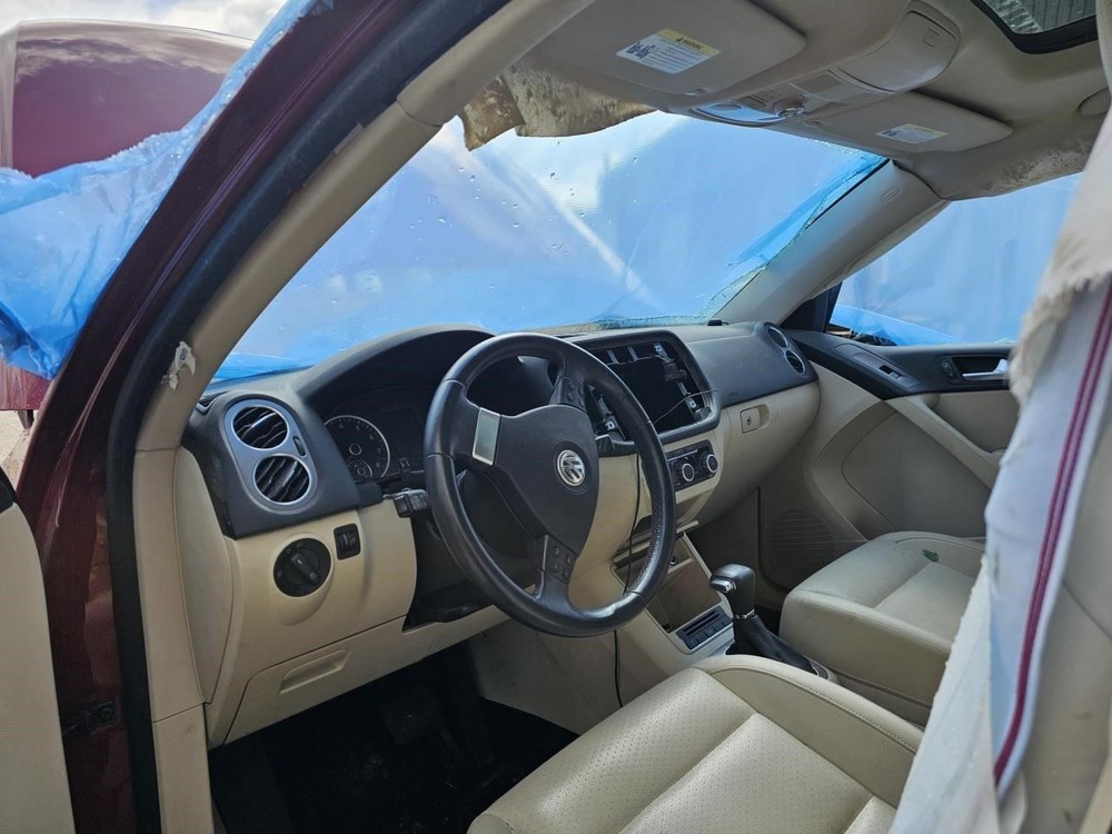 TIGUAN 2010 Headrest 2456034