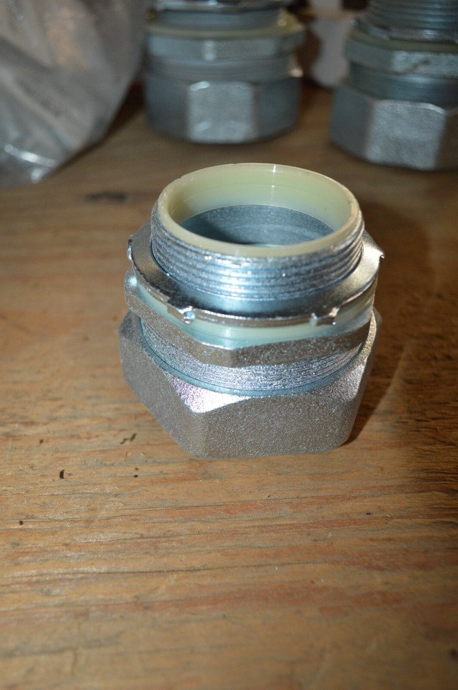 2" STRAIGHT LIQUIDTIGHT CONNECTOR