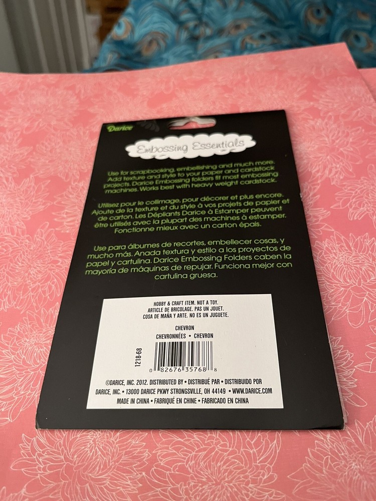 DARICE embossing Essentials Chevron Embossing folder