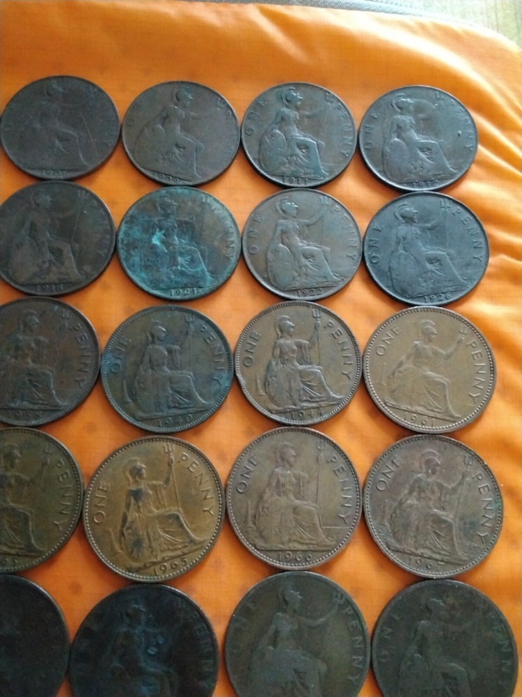 Great Britian Penny Date Run 37 Coins Various Dates