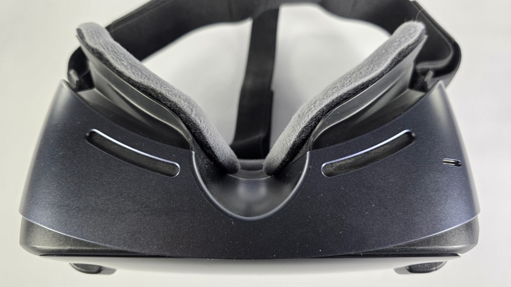 Samsung Gear VR with Controller SM-R324 Black