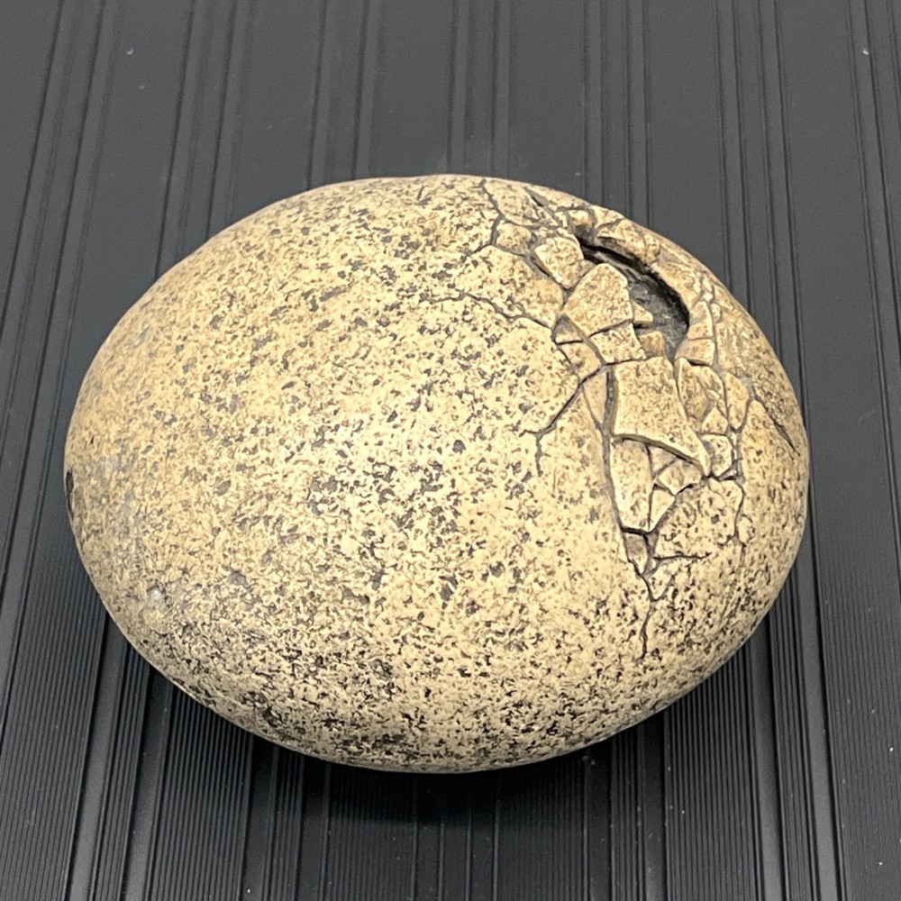 1994 Windstone Edition 94 Pena - Hatching Stone Egg