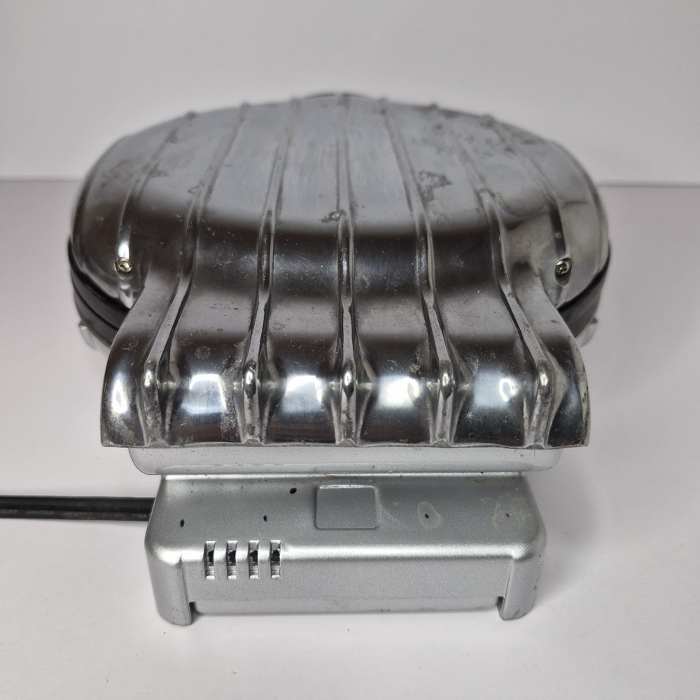 Villaware 2005 Uno Petite Waffler 3 Mini Waffle Maker Read Description