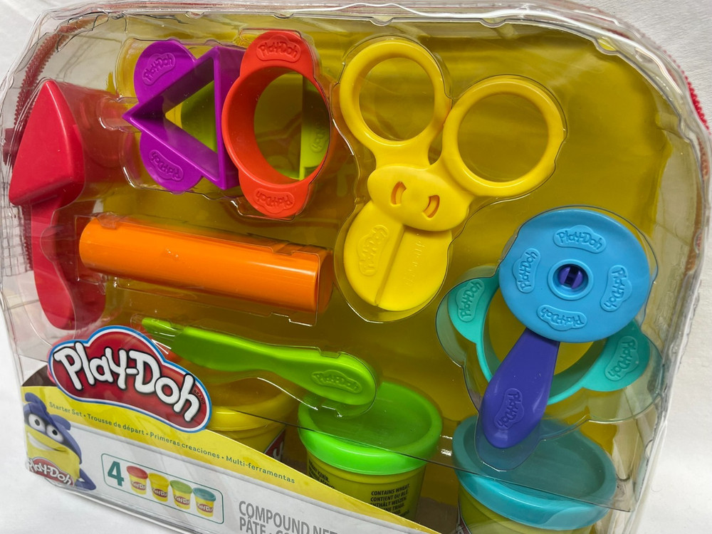 Play-Doh STARTER SET W/ 4 COLORS AND FUN TOOLS Ages 3+ NEW