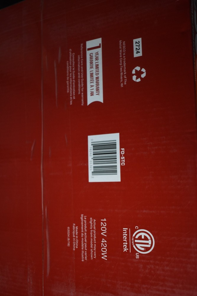 NESCO FD-5TC 5 Clear Tray Rectangular Dehydrator with Digital Timer - NEW