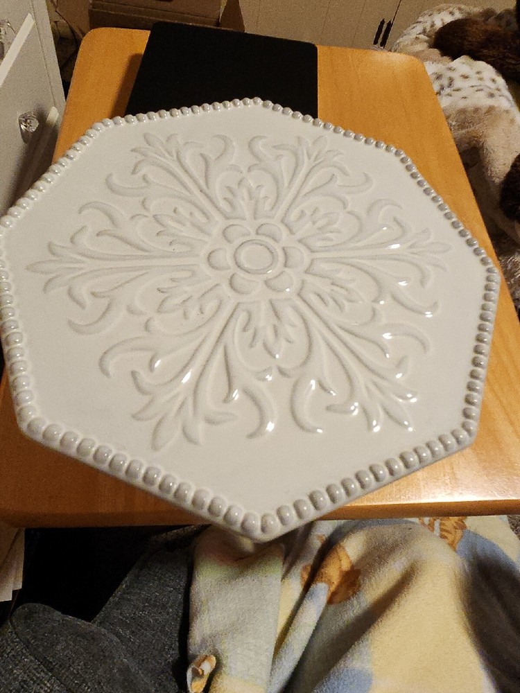 Silvestri Ivory Cake Stand
