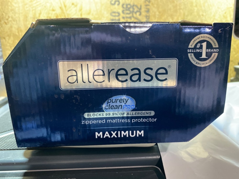 Aller-Ease Maximum Bed Bug and Allergy Mattress Protector White Twin