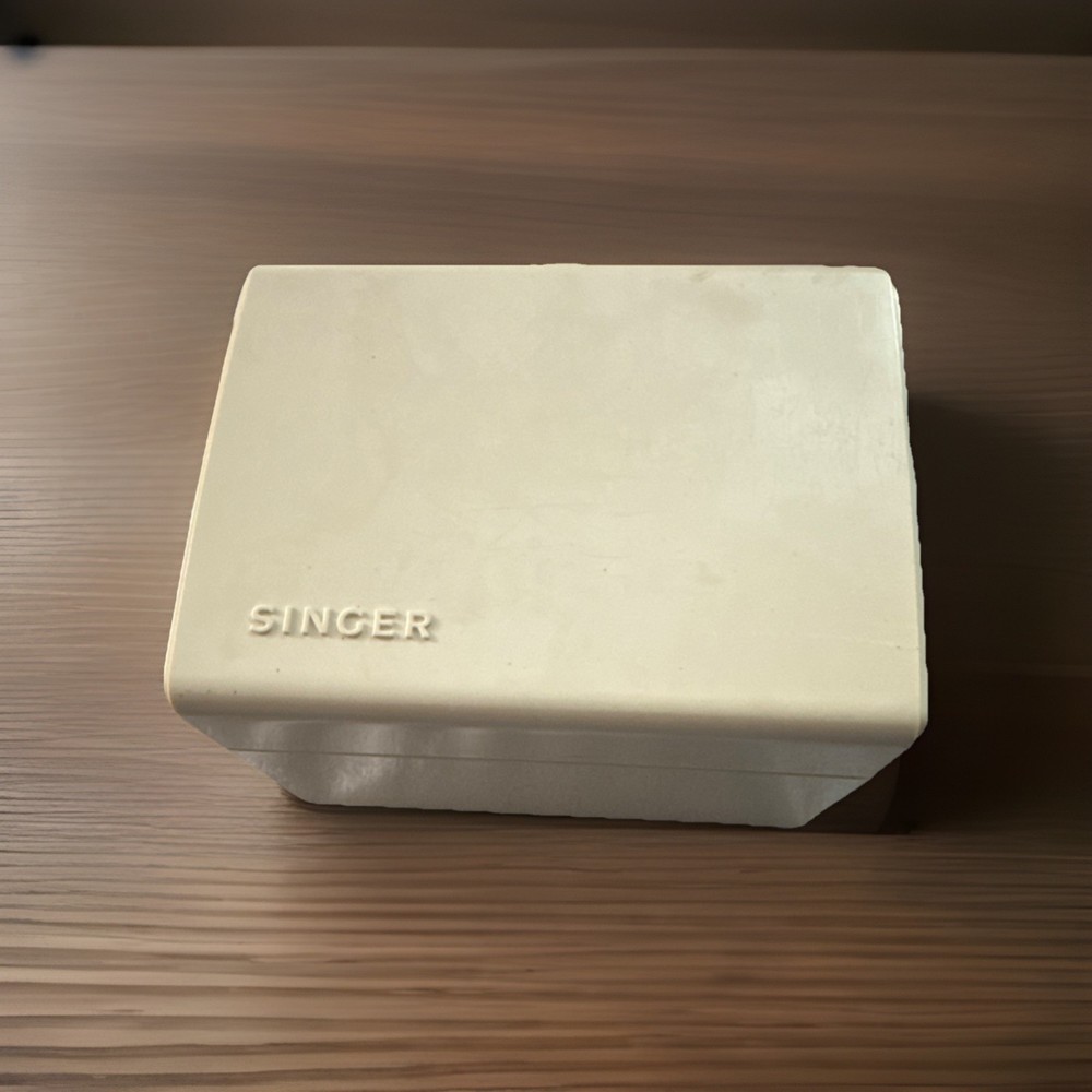 Vintage SINGER Ivory Plastic Spool Bobbin Storage Box