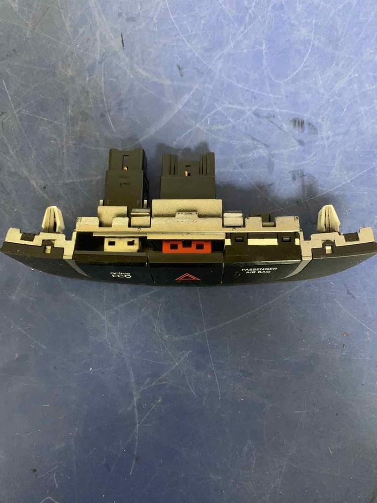 Emergency Light Button HYUNDAI TUCSON 12