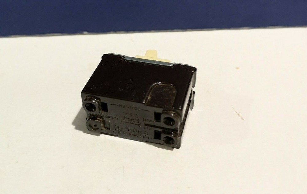 EAGLE Ivory Single Gang Interchangeable DESPARD Quiet Toggle Switch NEW 1101E